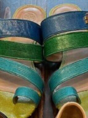 Tory Burch "Kira" Leather Toe Ring Sandals - Size 8